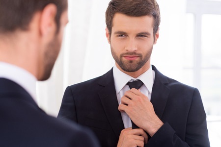 homme devant miroir homme devant miroir